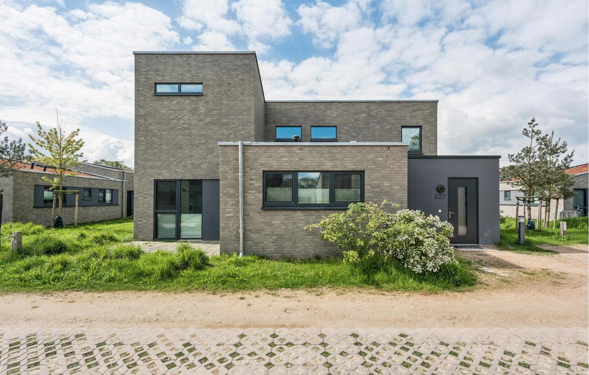 Cozy Home In Lembruch-Duemmer See With Sauna Exteriör bild